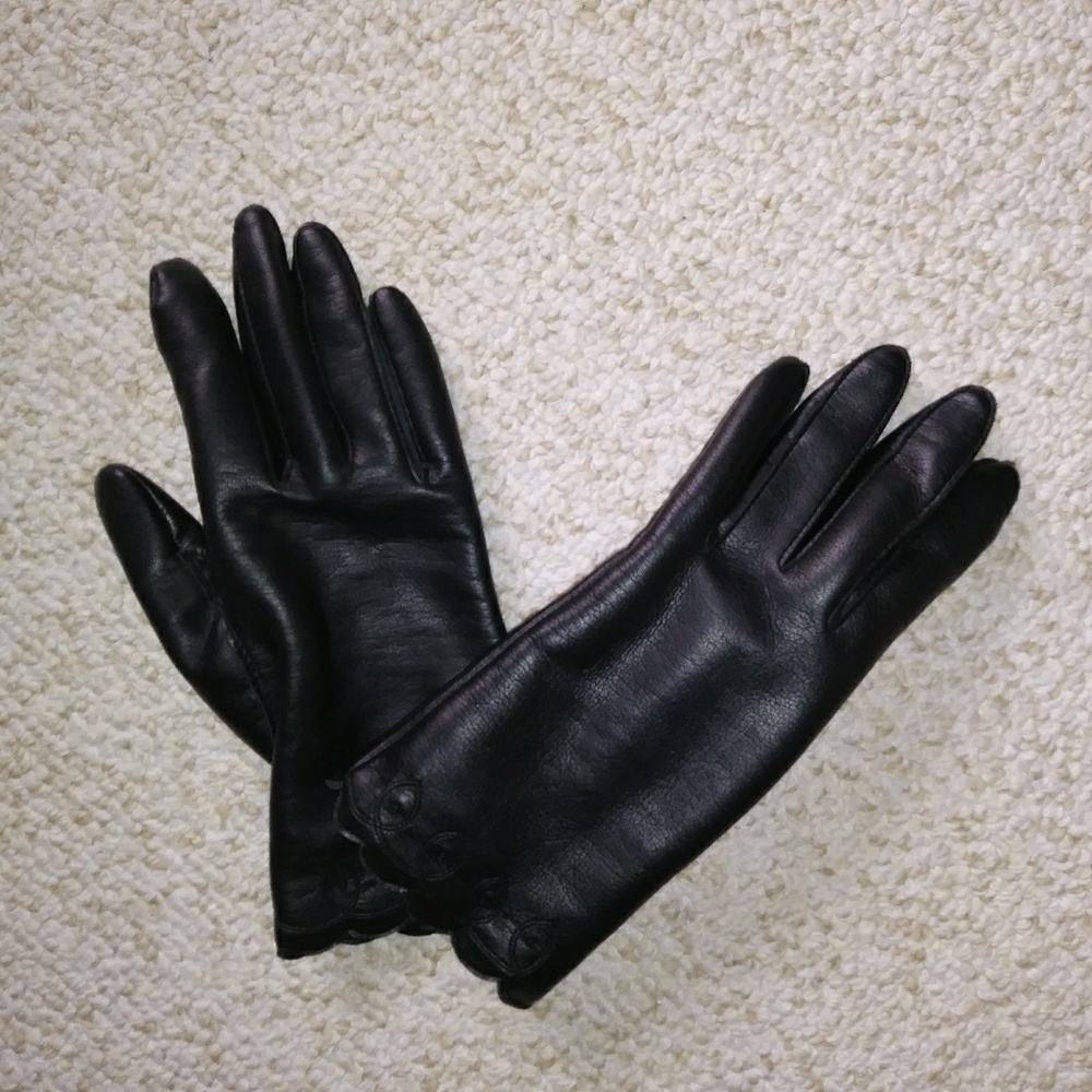 Black Leather Gloves